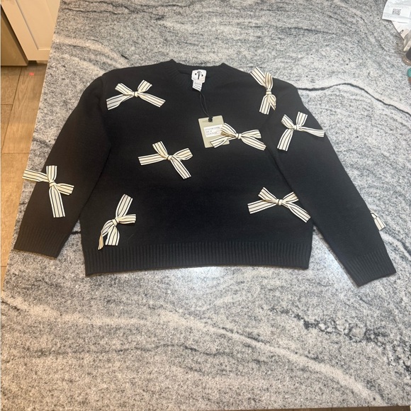 Chic Black Crew Neck, Bow Sweater - Picture 5 of 10